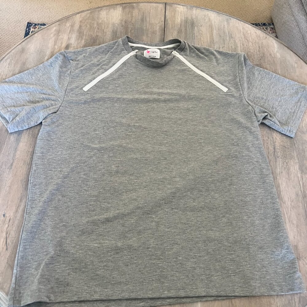 ComfyChemo® CHEMOWEAR Men's Short Sleeve Chemotherapy Port Zipper Shirt Large